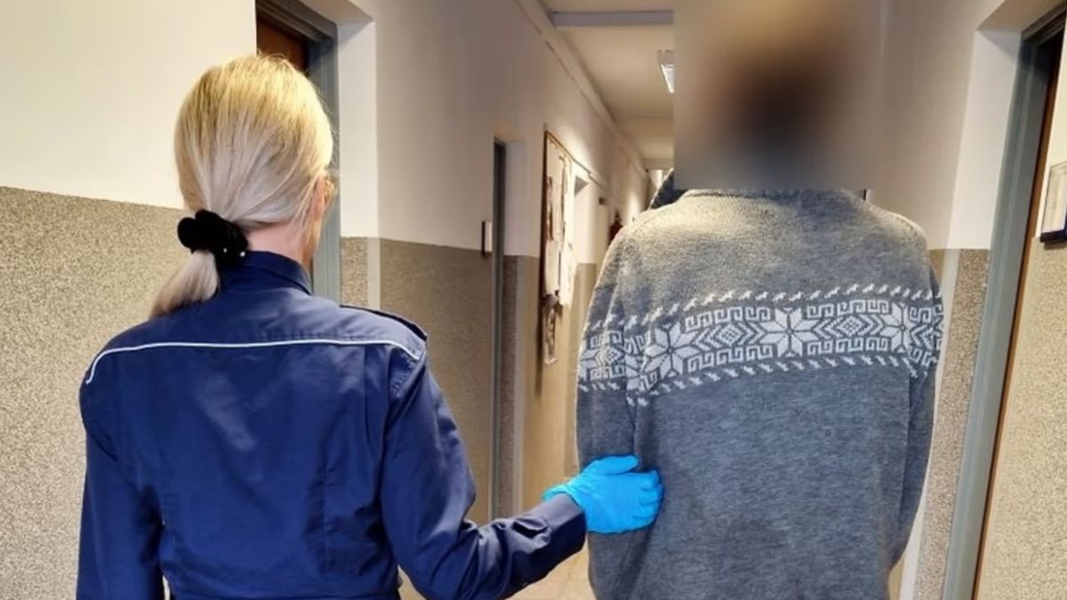 46-latkowi groziło niebezpieczeństwo. Wszystko z powodu nadmiernego spożycia wcześniej ukradzionego alkoholu