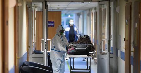 Koronawirus. Włochy: zmarł mężczyzna zakażony wirusem przez 250 dni