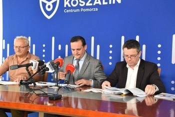 Koszalin: Podpisano umowę na budowę nowego orlika przy Szkole Podstawowej nr 6