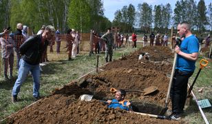 Rosja. Niecodzienny konkurs w Nowosybirsku: kopanie grobów na czas