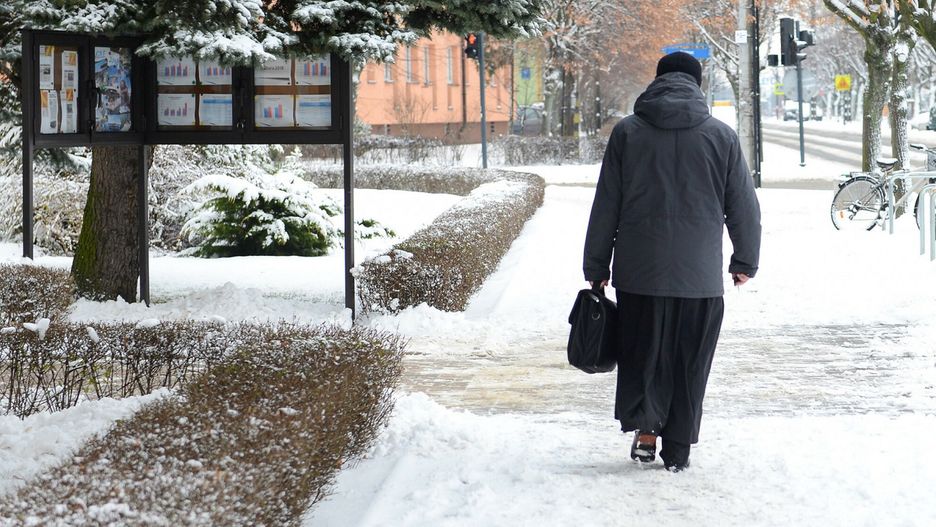 Tyle Polacy dadzą w tym roku księdzu podczas kolędy. Jedna kwota dominuje