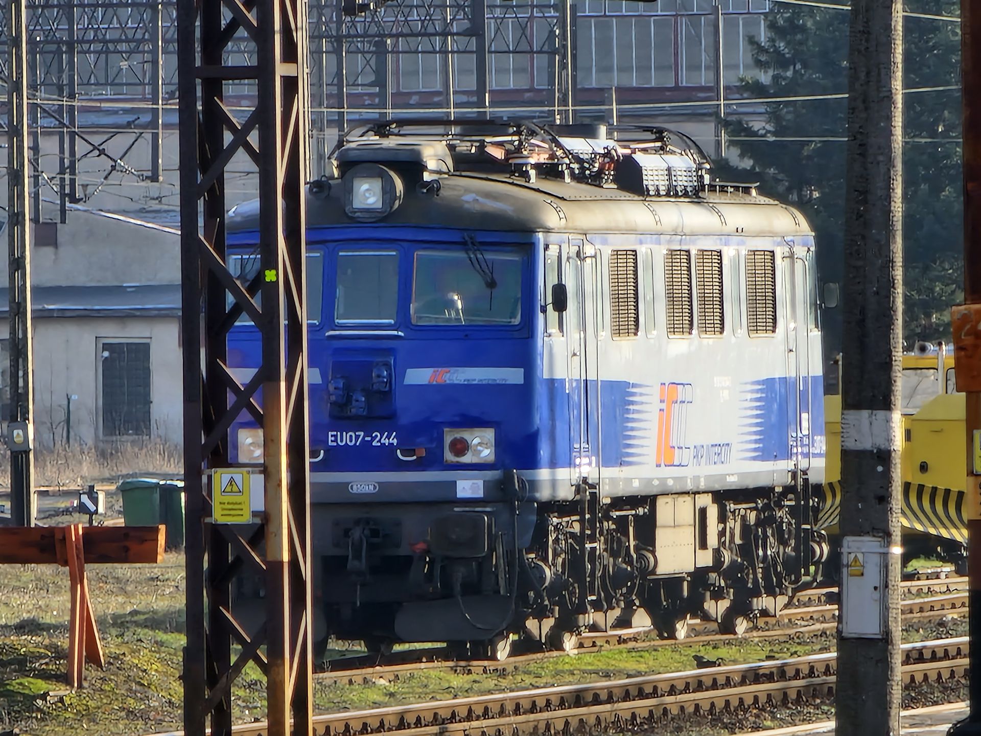 Opad szczęki. Samsung Galaxy S22 Ultra ma niewiarygodnie dobry zoom 26