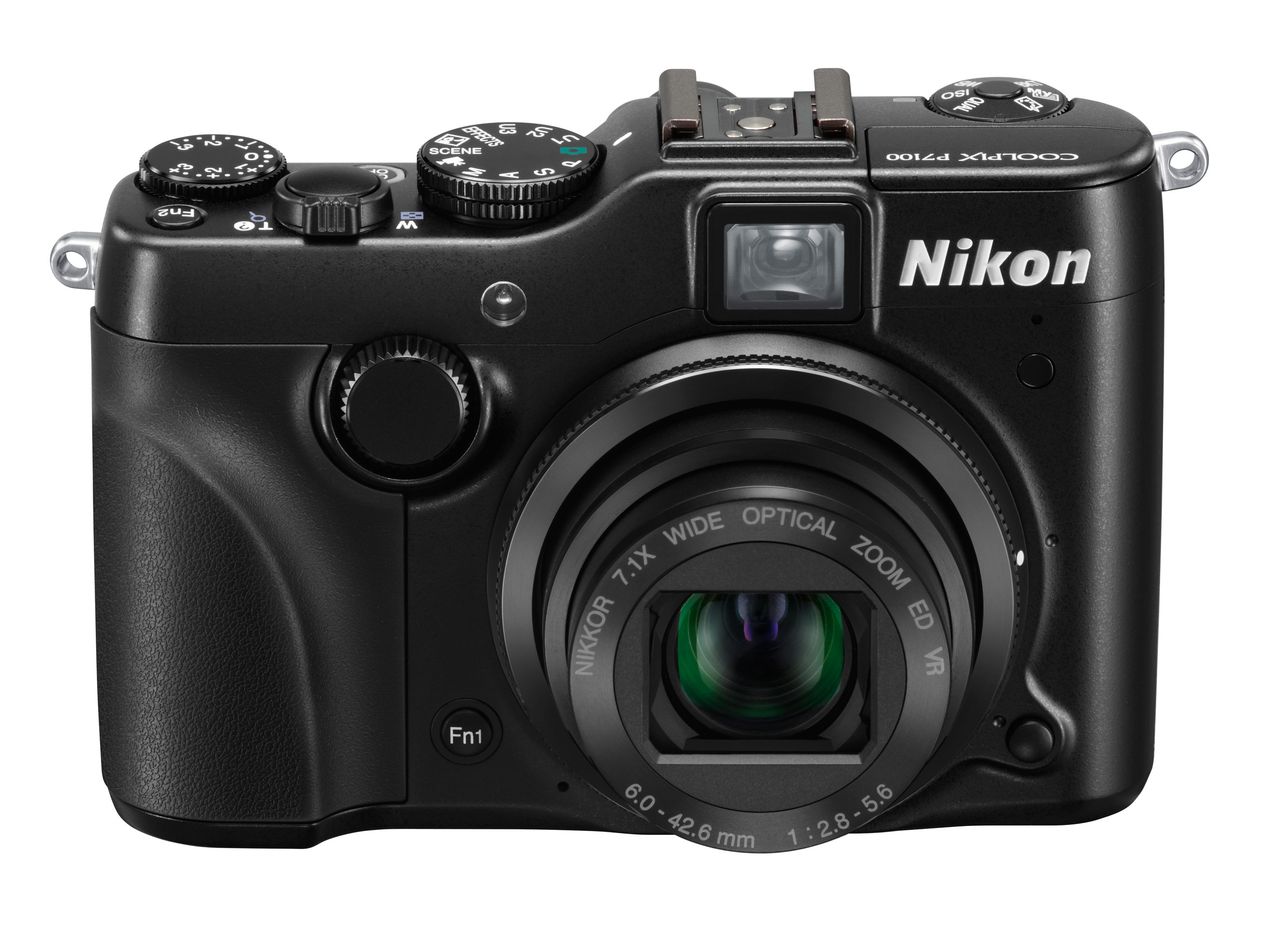 Podczas nagrywania filmów Nikonem Coolpix P7100 można skorzystać z opcji automatycznej ekspozycji