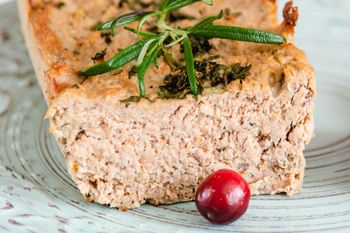 To najlepszy pasztet na Wielkanoc. Z tego przepisu wychodzi idealny za każdym razem