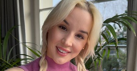 Lil Masti przeszła metamorfozę! Pochwaliła się brązowymi włosami. Fani: "Wyglądasz dużo młodziej" (FOTO)