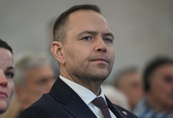Karol Nawrocki nie podpisał ustawy. Kieruje ją do Trybunału