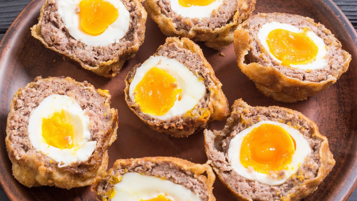 Wielkanocne gniazdka – efektowna odmiana klasycznych kotletów