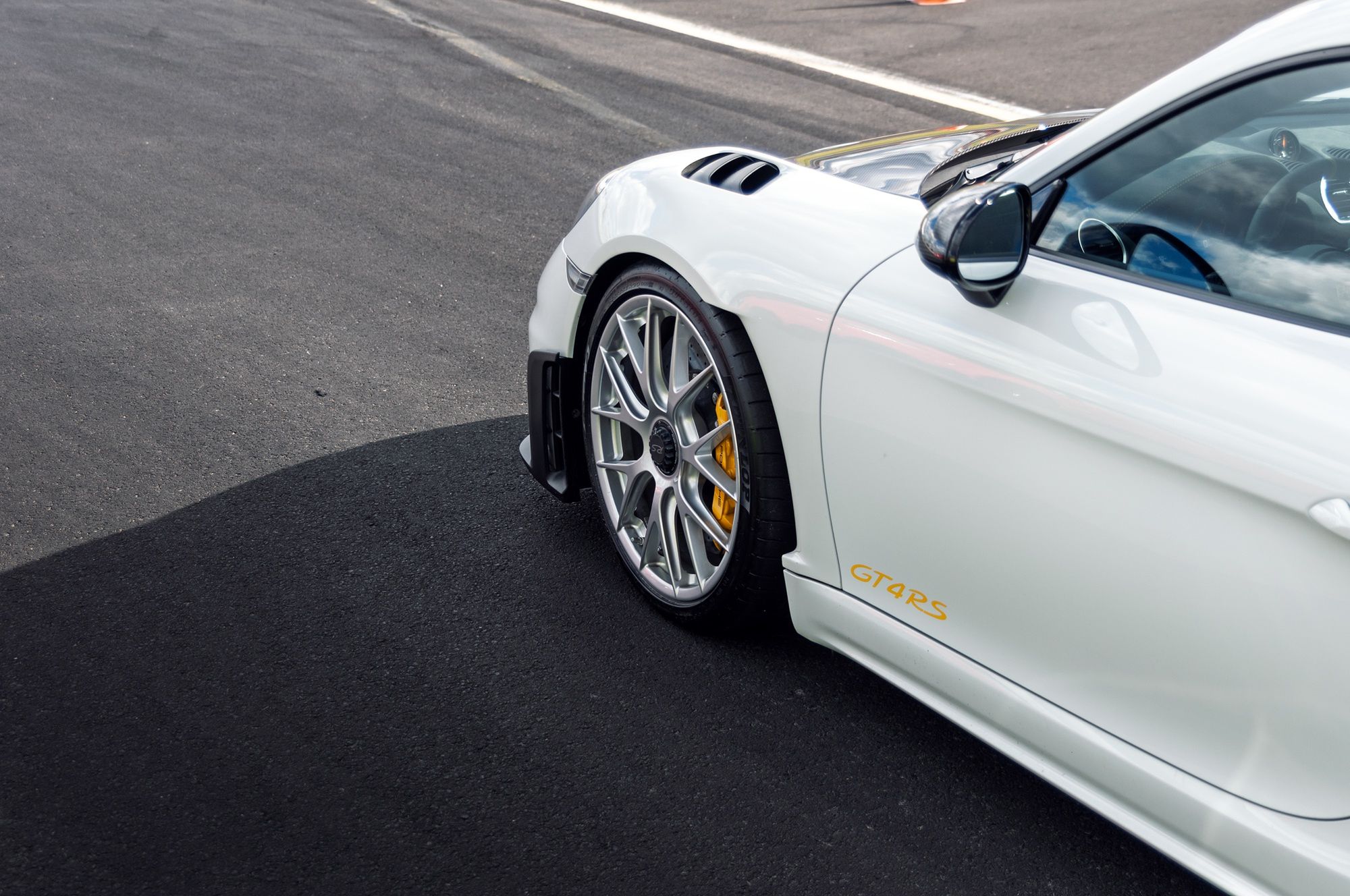 Porsche 718 Cayman GT4 RS (2025)