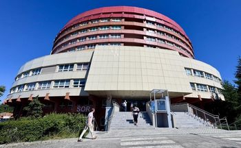 Lekarze zarabiali miliony, placówka tonie w długach. Nowa dyrekcja robi porządki