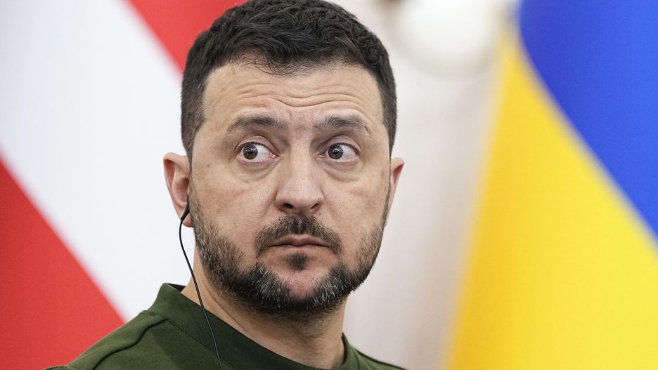 Ukrainian President Volodymyr Zelensky attends a a joint press conference with the Danish prime minister after their meeting at Potocki Palace in Lviv, Ukraine, 23 February 2024. The Danish prime minister and the Danish defense minister announced in a press conference on 22 February that Denmark's is entering a ten-year agreement with Ukraine on continued military support and the security situation in Europe. EPA/Mads Claus Rasmussen DENMARK OUT Dostawca: PAP/EPA.