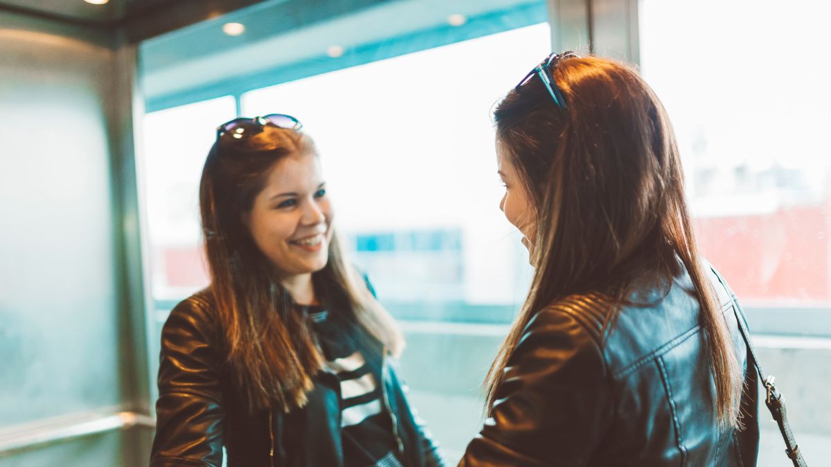 Jaką funkcję pełni lustro w windzie?