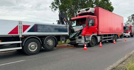 Kolizja czterech pojazdów na DK60 w Psarach. Występują utrudnienia w ruchu!