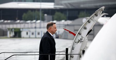 Niebezpieczny incydent podczas lotu prezydenta. Ostry apel związkowców