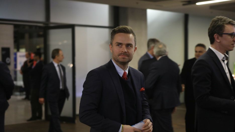 Firma R4S Adama Hofmana wystąpiła o rządową pomoc w kwietniu 2020 r.