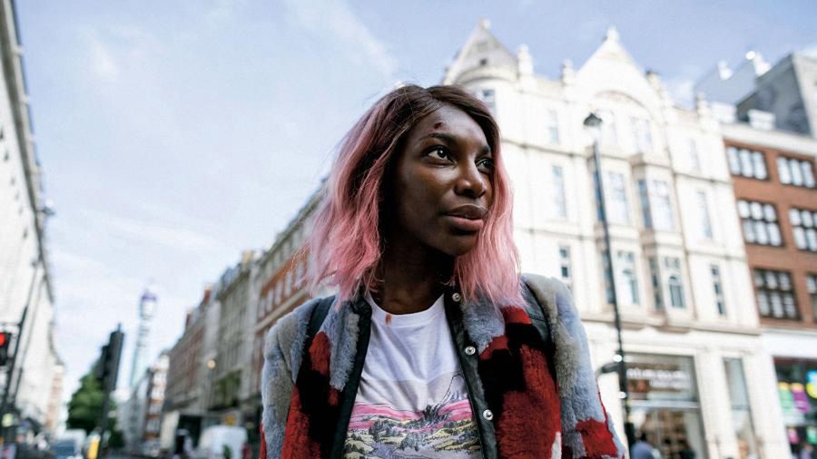 Michaela Coel w głównej roli w serialu "Mogę cię zniszczyć".