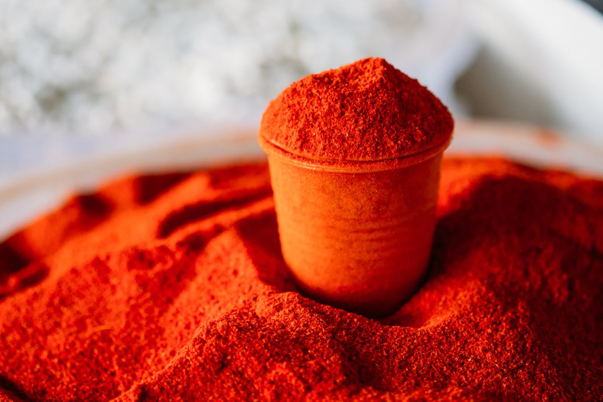 Sweet ground paprika is a spice that offers many health benefits.