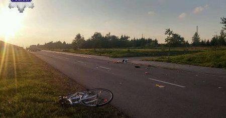 Groźny wypadek w Świdniku. Bus potrącił rowerzystkę jadącą w tym samym kierunku