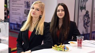 Piękne hostessy na Międzynarodowych Targach Przetwórstwa Tworzyw Sztucznych i Gumy Plastpol w Kielcach zachwycały! Zobaczcie zdjęcia