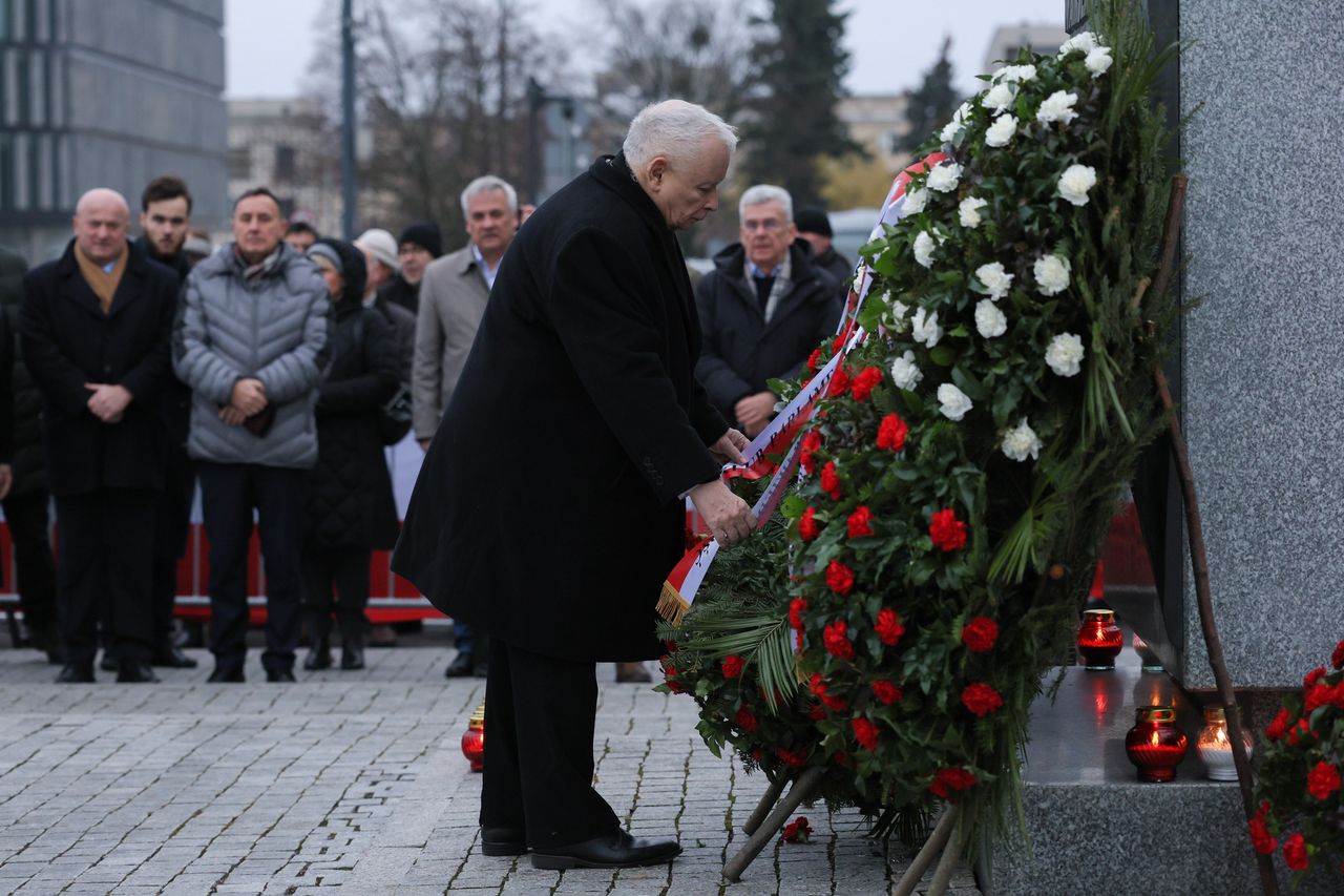 Jarosław Kaczyński na miesięcznicy smoleńskiej. Padły słowa o Putinie