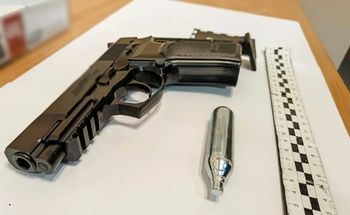 Strzelali z BMW do przechodniów "dla zabawy". Sprawcy mogą uniknąć rozprawy