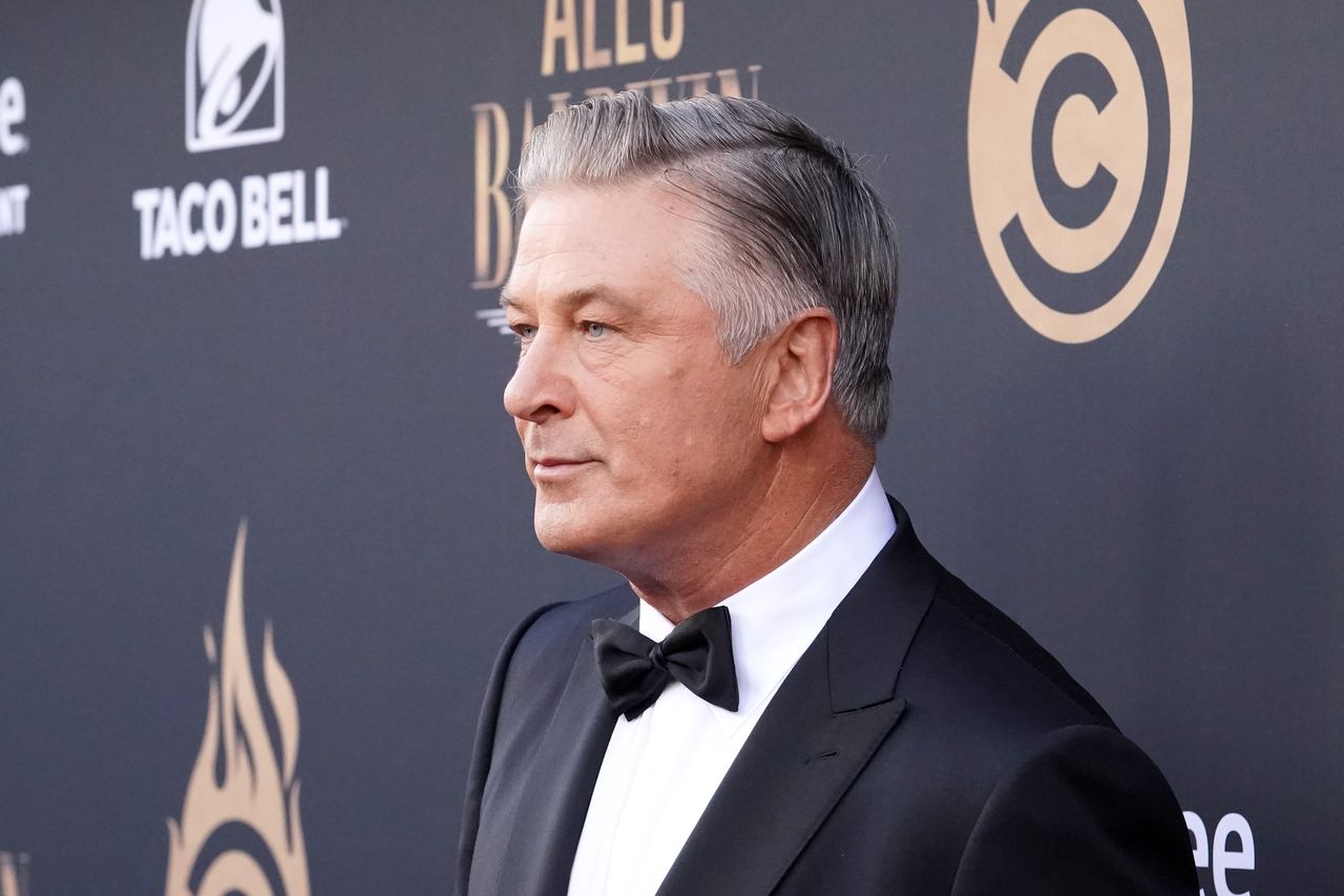 Alec Baldwin zabrał głos po tragedii na planie "Rust" (Photo by Rachel Luna/WireImage)