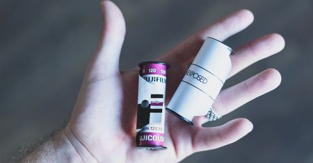 Chcesz sprawdzić, który negatyw naświetliłeś jako ostatni? Wyostrz zmysły