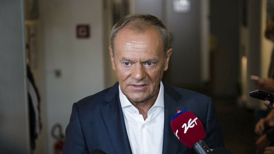 "Cała Polska spekuluje". Tusk o tajemniczym wypadku na A1