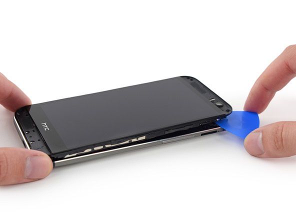 Galaxy S5 i HTC One (M8) - jak trudno je naprawić? 3