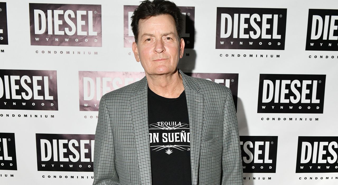 Charlie Sheen odbił się od dna. Opowiedział o swojej mrocznej przeszłości