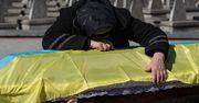 Wojna w Ukrainie. Płacz nad grobem żołnierza. Tysiące na pogrzebie