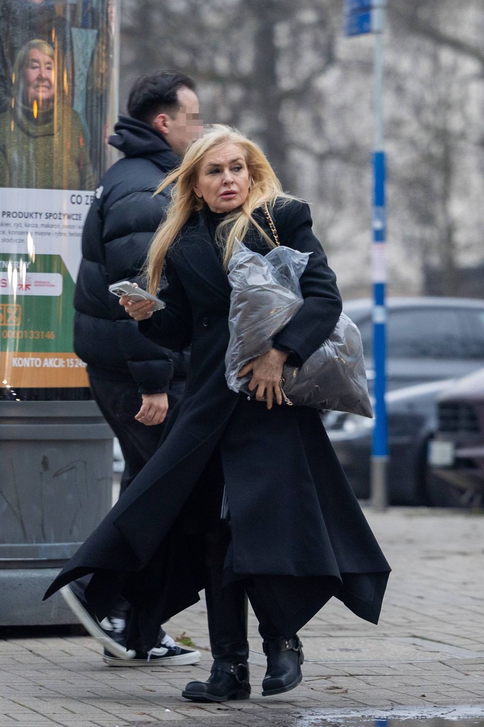 Monika Olejnik w drodze do krawcowej