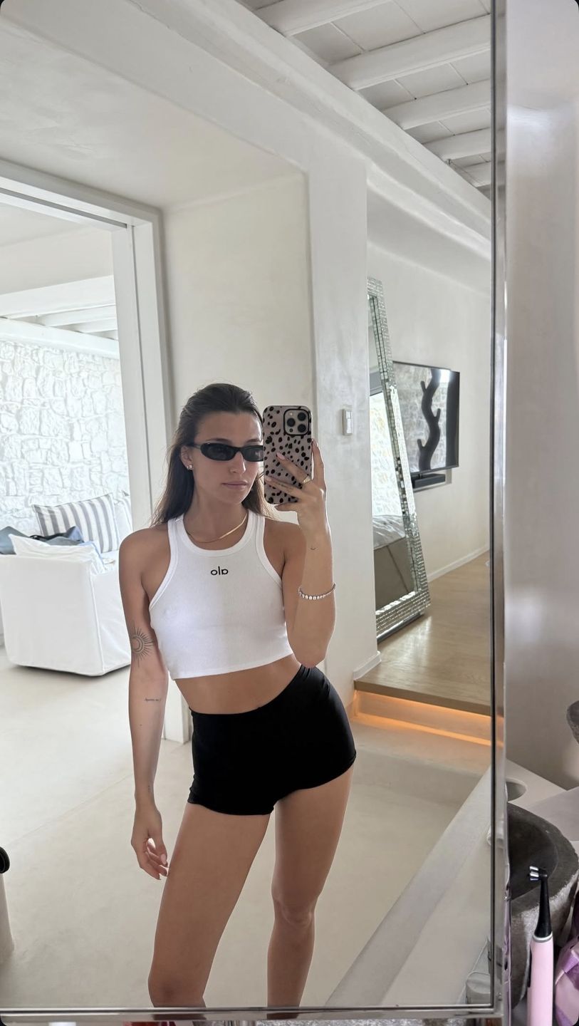 Julia Wieniawa kontynuuje grecki reset