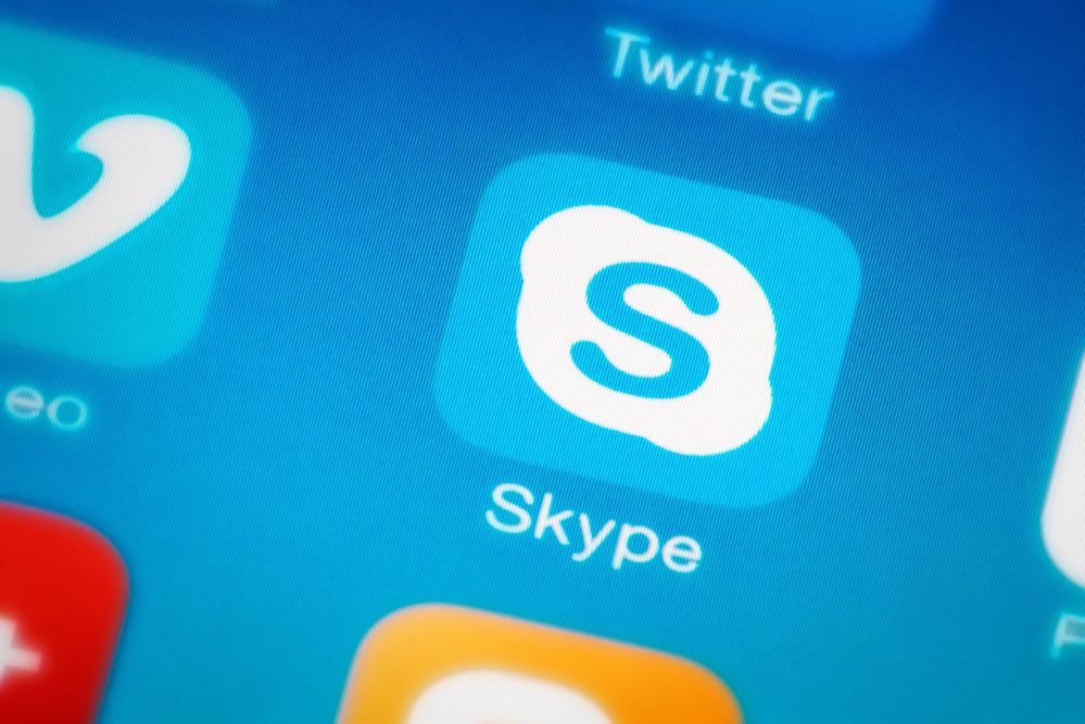 Aplikacja Skype na smartfonie z depositphotos