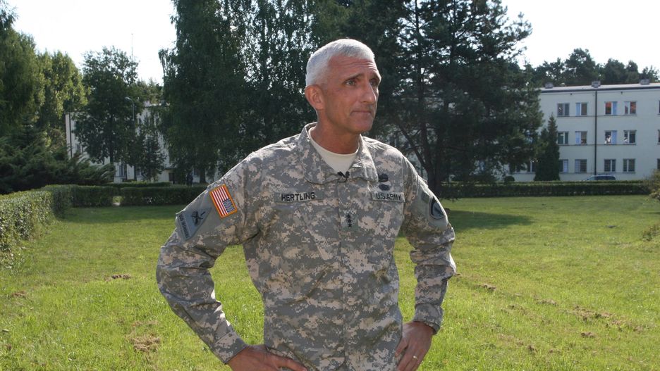 Były dowódca amerykańskich wojsk lądowych w Europie gen. Mark Hertling