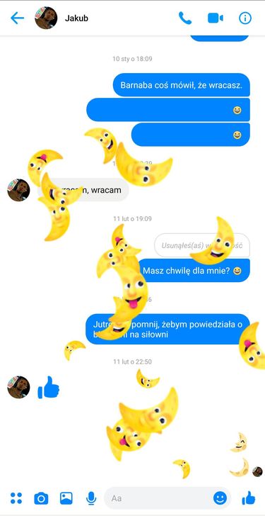 Animacja ze spadającymi emoji w Messengerze