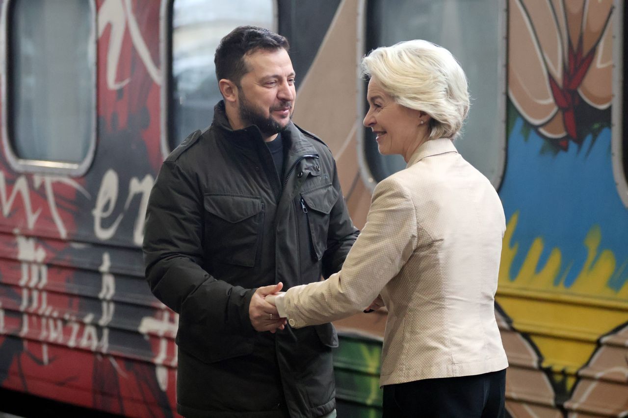 The EU extends the free trade agreement with Ukraine. In the picture, the President of Ukraine, Wołodymyr Zełenski, and the President of the European Commission, Ursula von der Leyen.