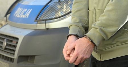 Zaczepiał ludzi na dworcu, był poszukiwany