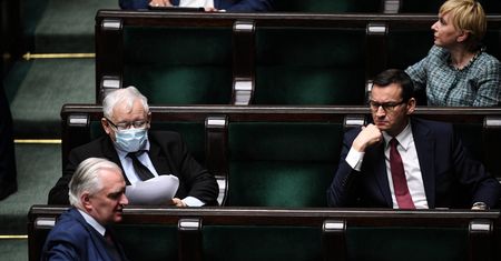 Zasiada w rządzie i uderza w Polski Ład. "Dlaczego mielibyśmy to popierać?"