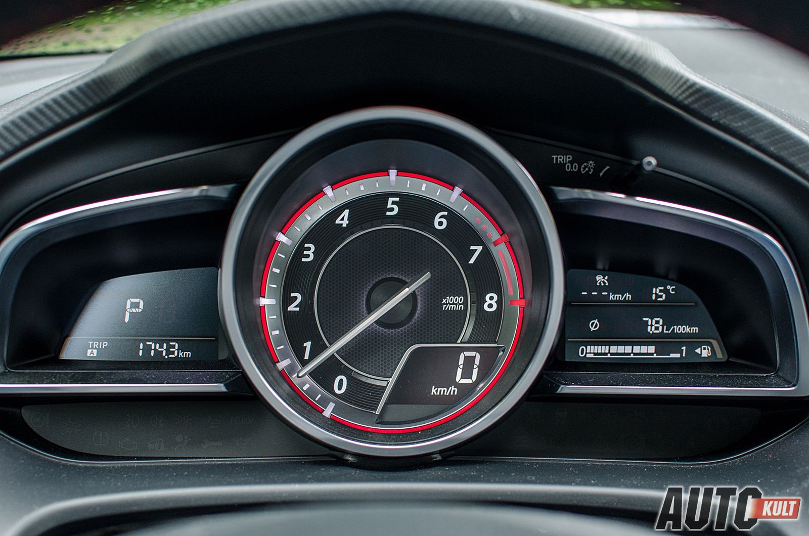 Mazda 3 Sedan 2,0 SKYACTIV-G AT skyPASSION – test [galeria] 18