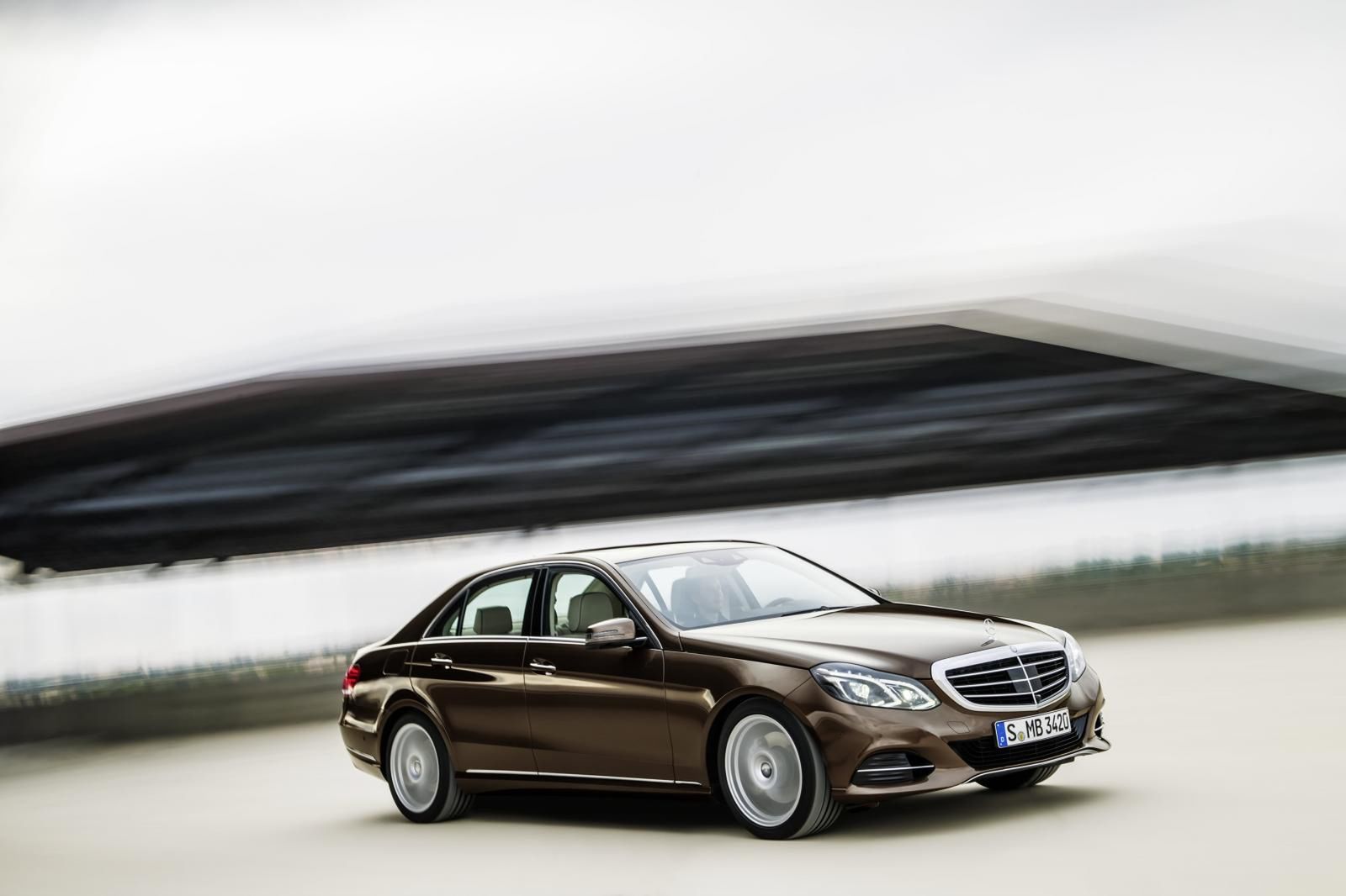 2014 Mercedes-Benz Klasy E [galeria] 32