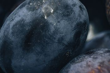 Polacy pod koniec lata kupują je na kilogramy. Ten owoc kosztuje grosze, a ma same zalety