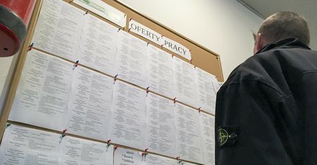 Bezrobocie w Polsce nieco w górę. Rząd nie będzie zaskoczony