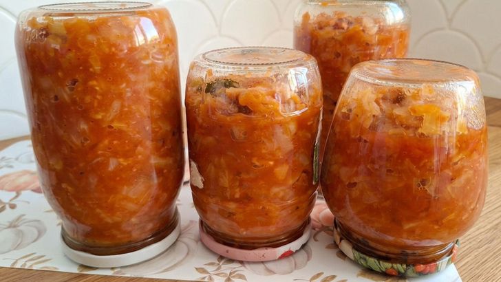 Robię od razu potrójną porcję i pakuję w słoiki. Ten bigos ratuje obiad, gdy w lodówce hula wiatr