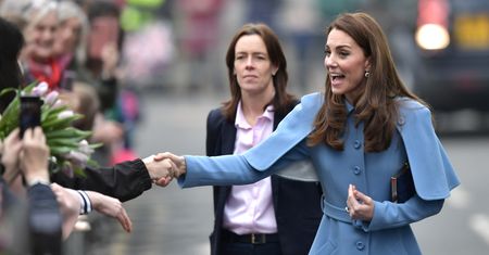 Nie odstępuje księżnej Kate na krok od ponad 10 lat. Królowa doceniła jej służbę