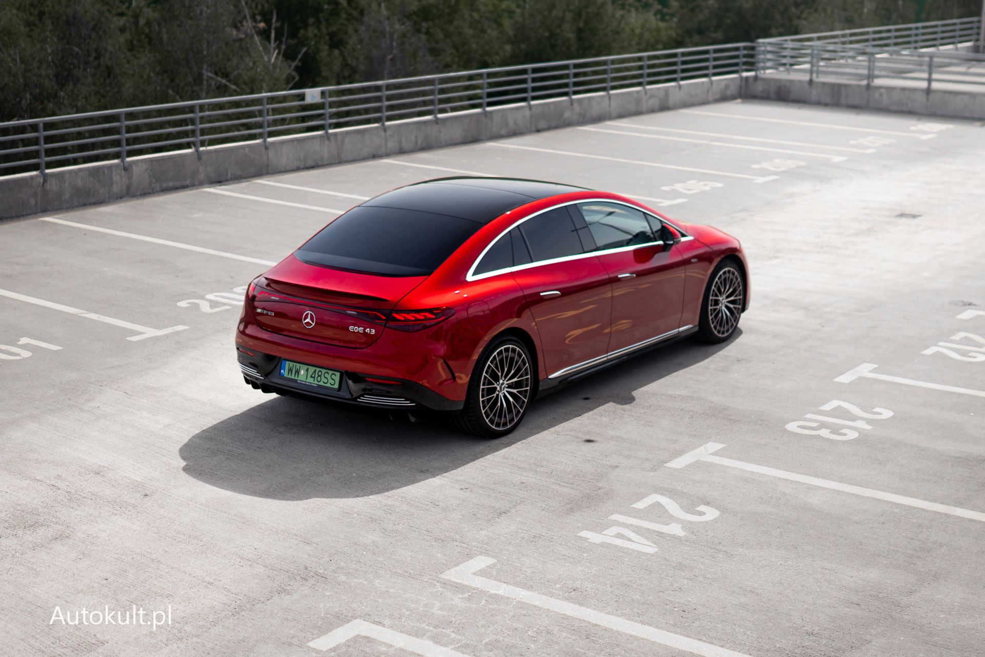 Mercedes-AMG EQE 43