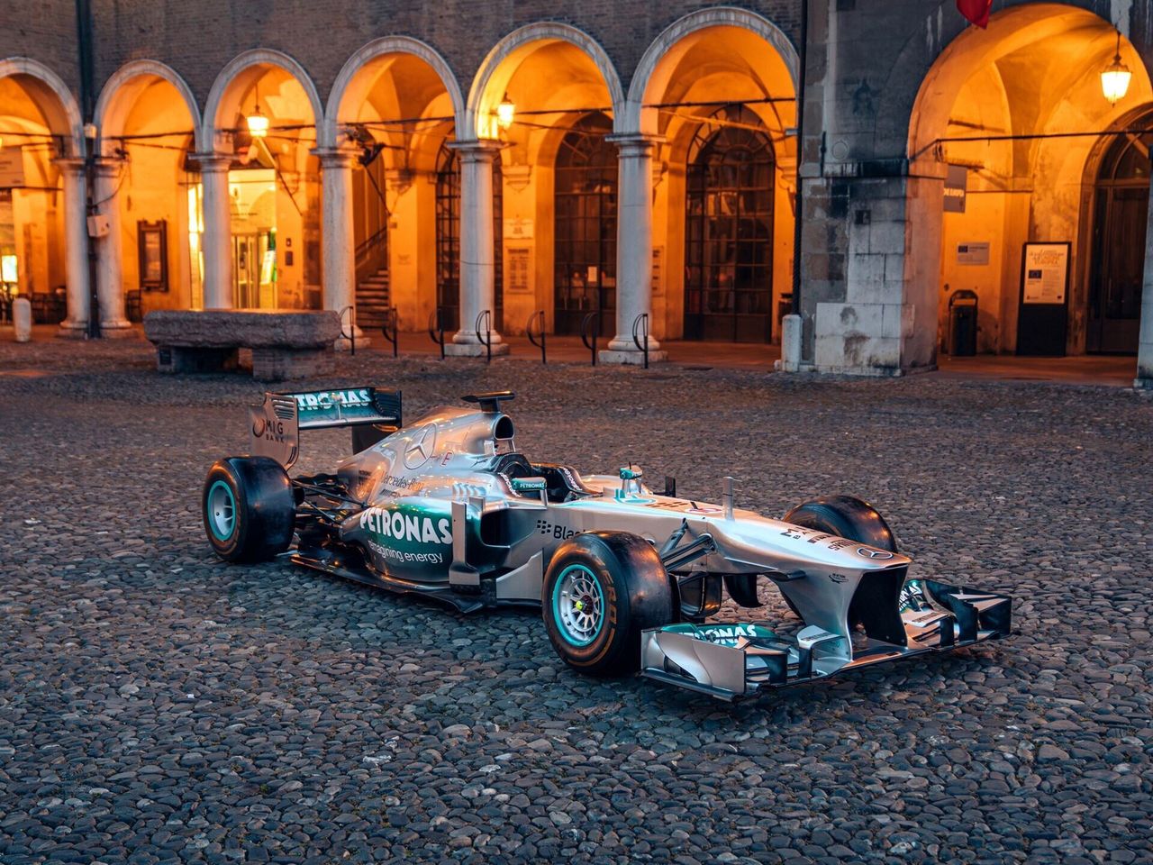 Mercedes-AMG Petronas F1 W04