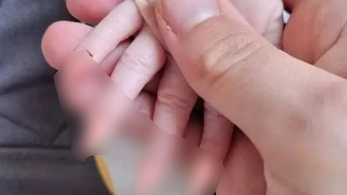 Zrobiła dziecku manicure