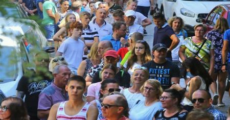Wybory 2020. Ponad kilometrowa kolejka głosujących w Chorwacji. Czekają wiele godzin