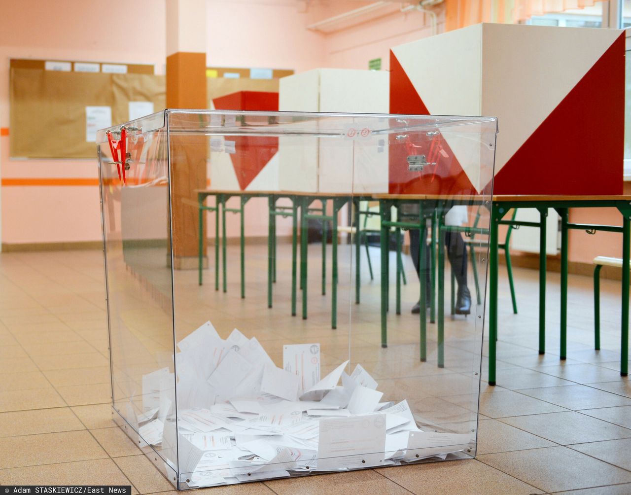 Wybory samorządowe 2024. Kogo w niedzielę wybiorą wyborcy?