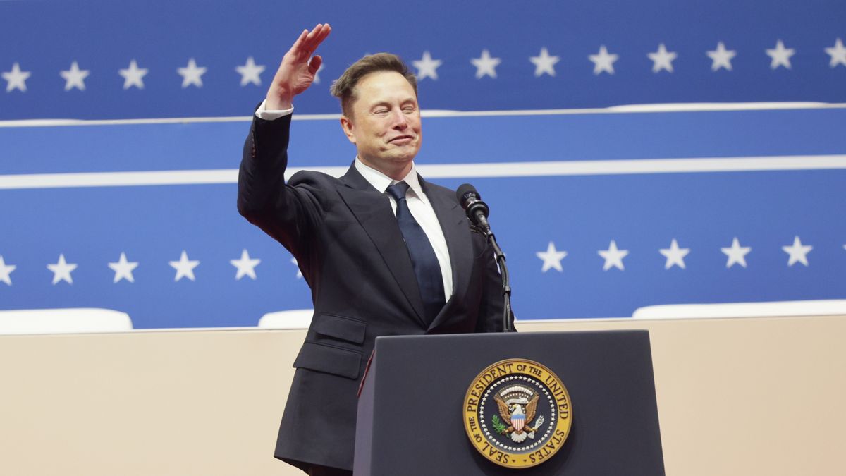 Tesla CEO Elon Musk gestures to the crowds at the Capitol One Arena after his address during inauguration ceremonies for US President Donald Trump in Washington, DC, USA, 20 January 2025. Trump was sworn in for a second term as president of the United States on 20 January. The presidential inauguration was held indoors due to extreme cold temperatures in DC. EPA/ALLISON DINNER Dostawca: PAP/EPA.